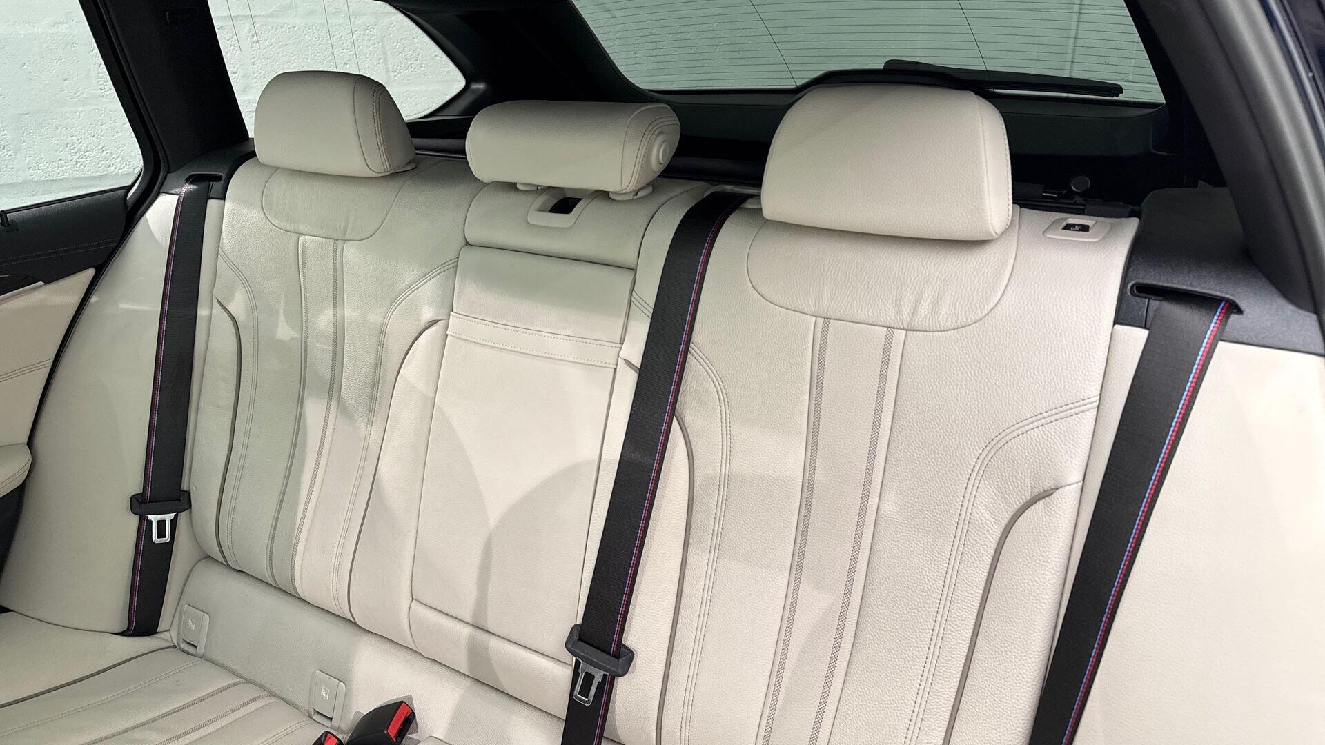 BMW 5 Series view 12