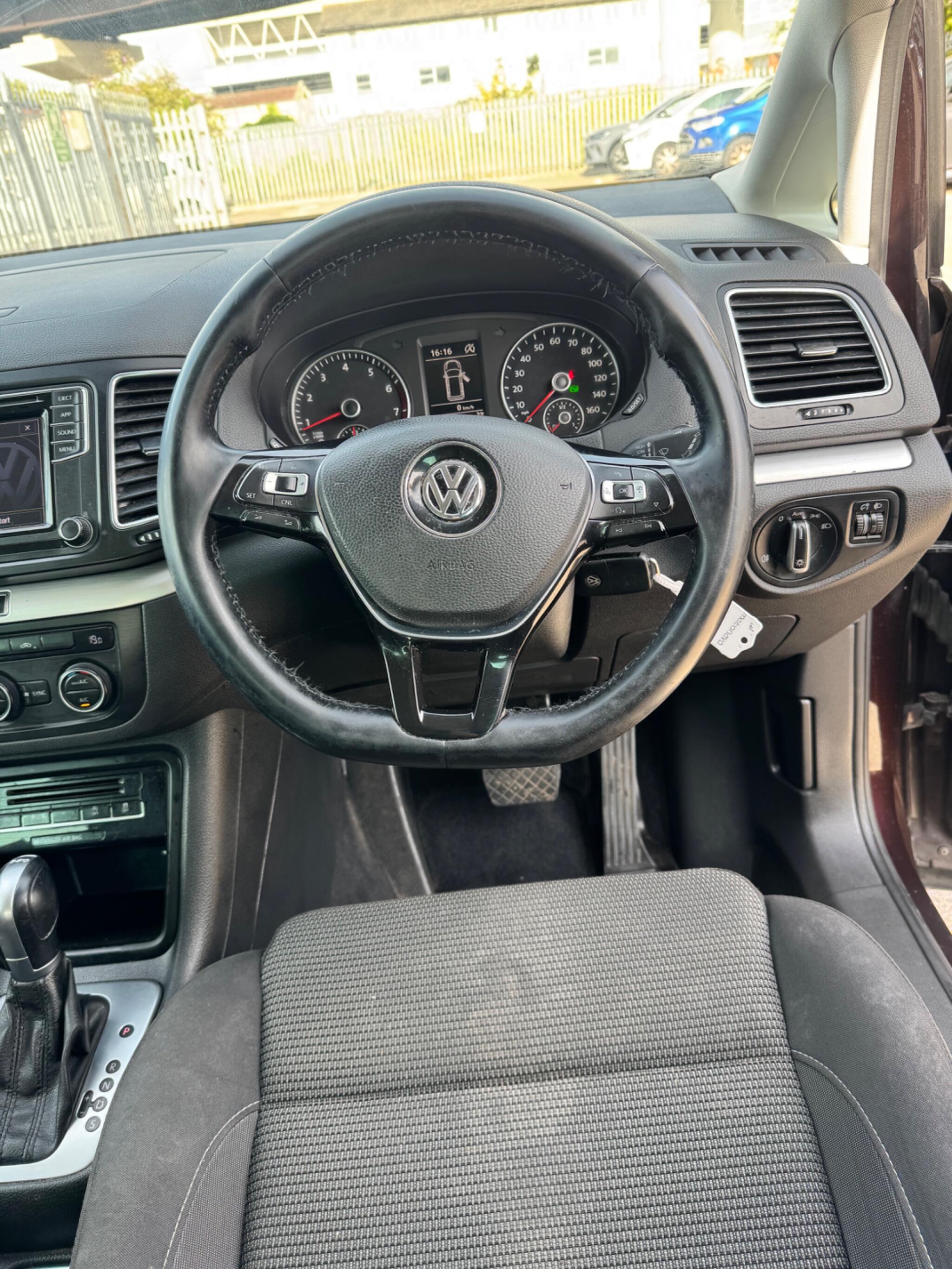 Volkswagen Sharan view 42