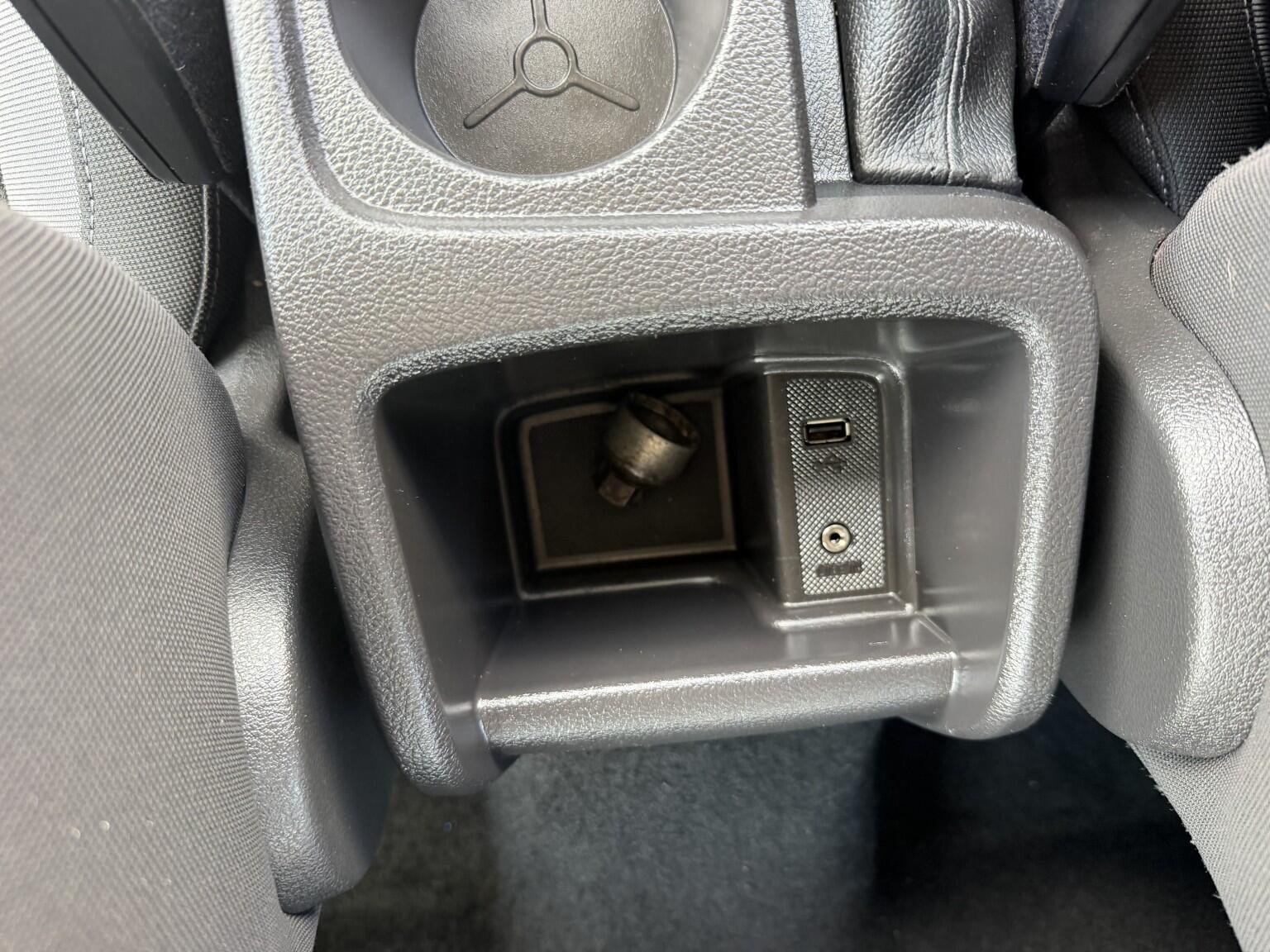 Ford Focus view 28