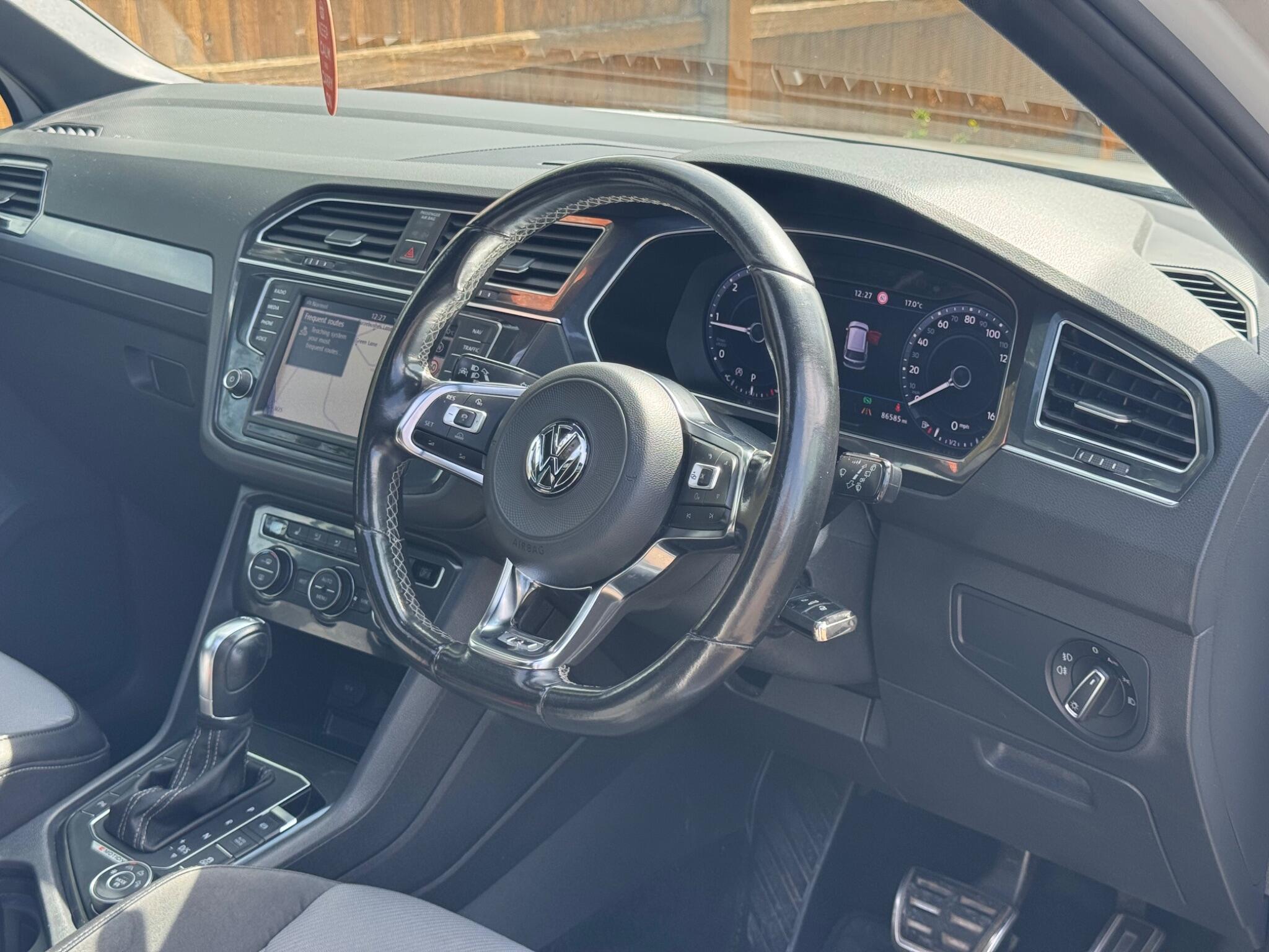Volkswagen Tiguan view 21