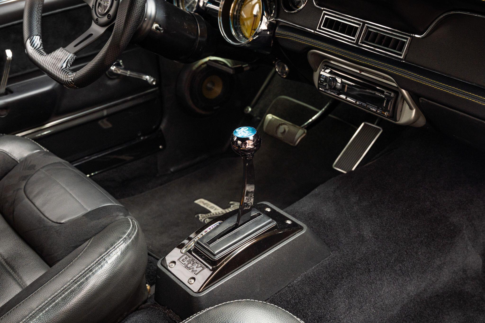 Ford Mustang view 21