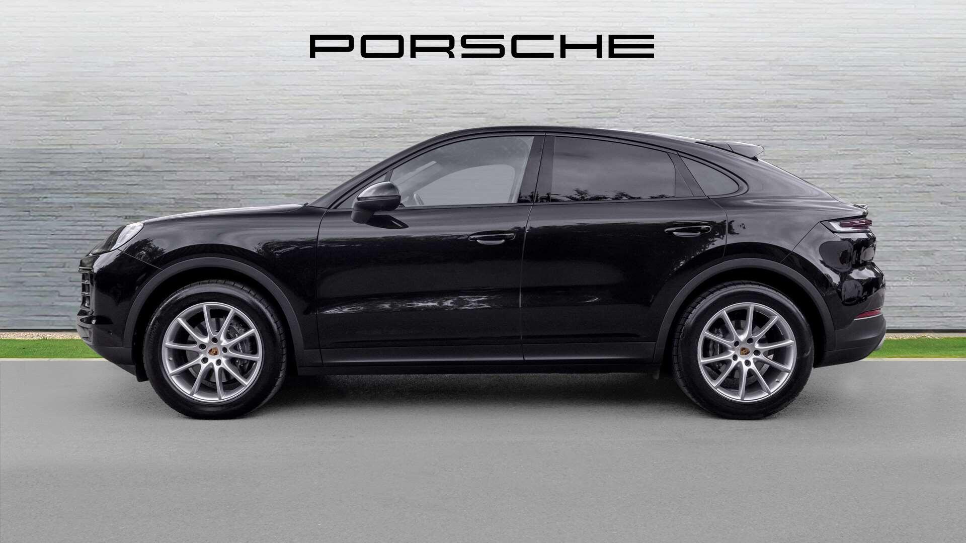 Porsche Cayenne view 8