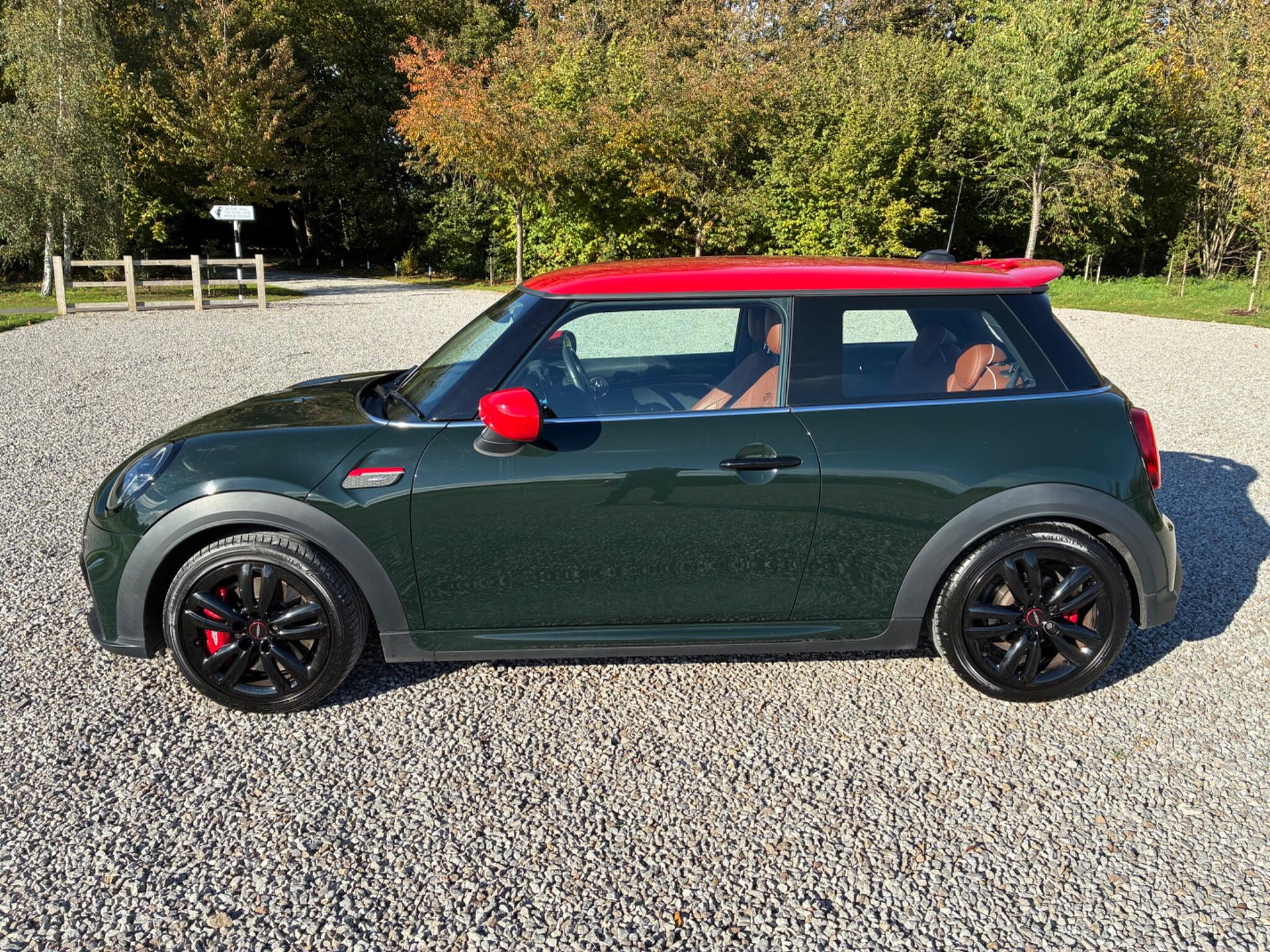 Mini Hatch view 4
