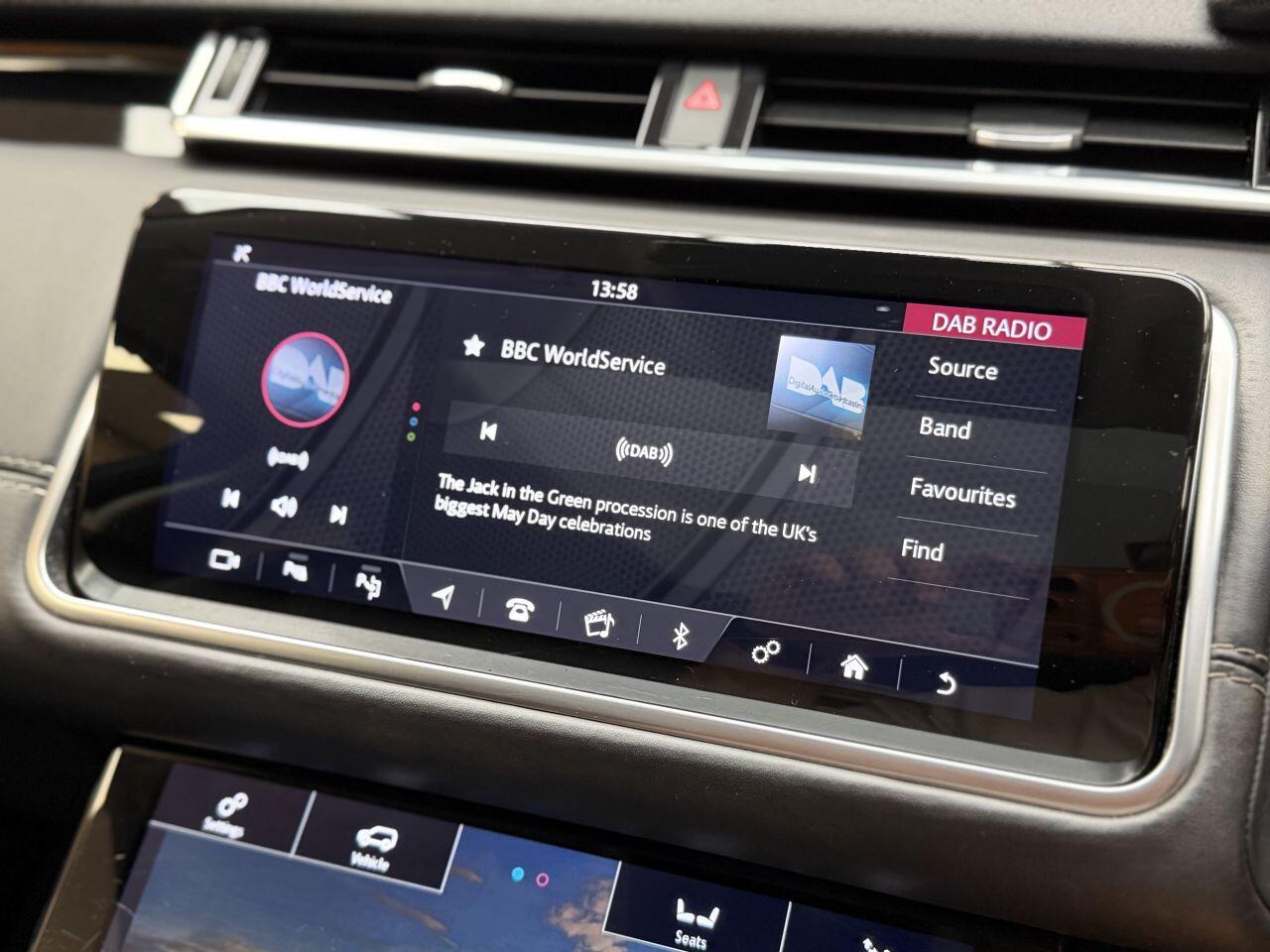 Land Rover Range Rover Velar view 53