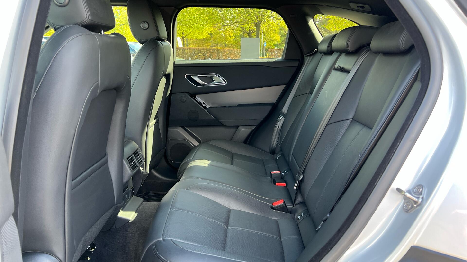 Land Rover Range Rover Velar view 4