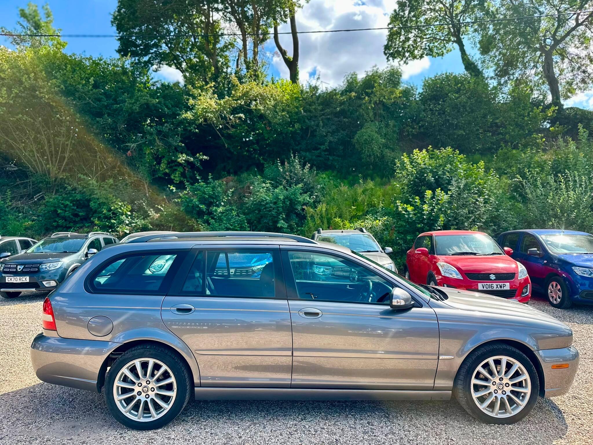 Jaguar X-Type view 8