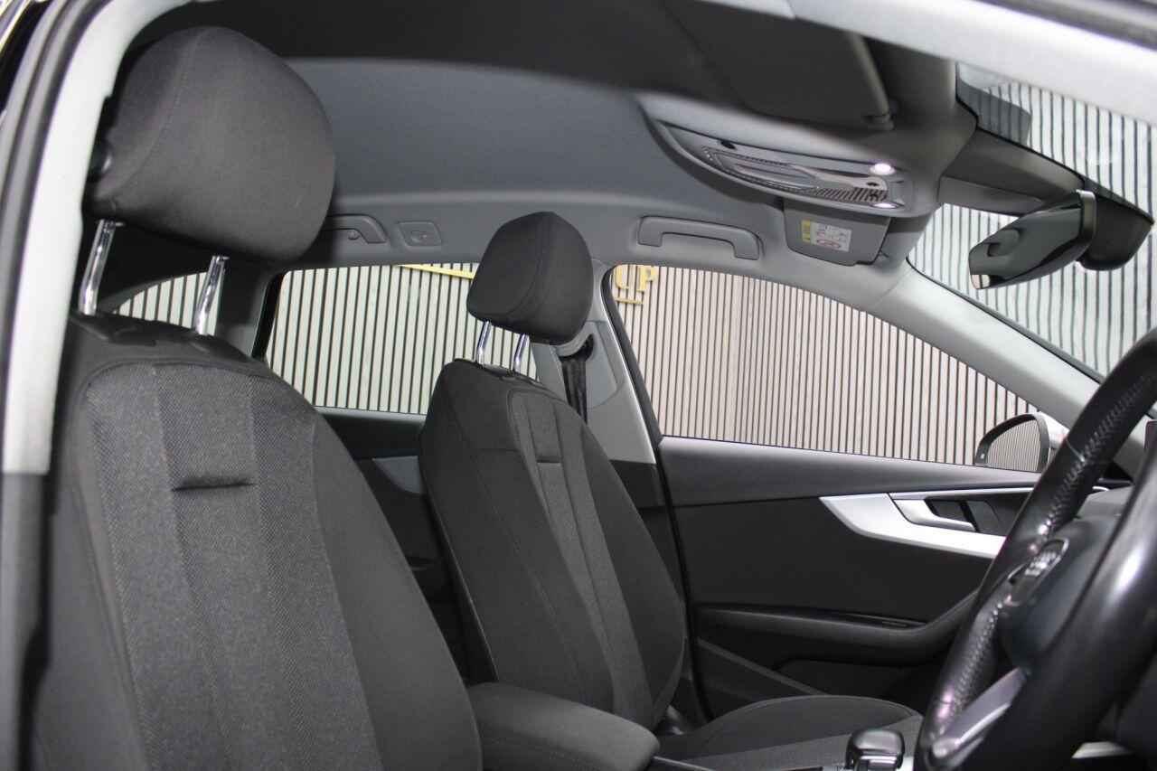 Audi A4 view 16