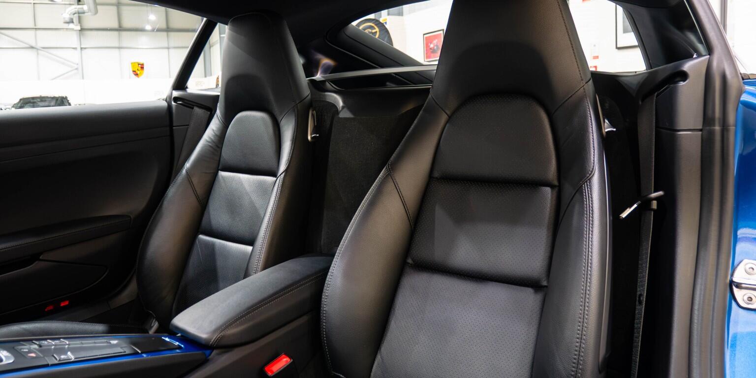 Porsche Cayman view 18