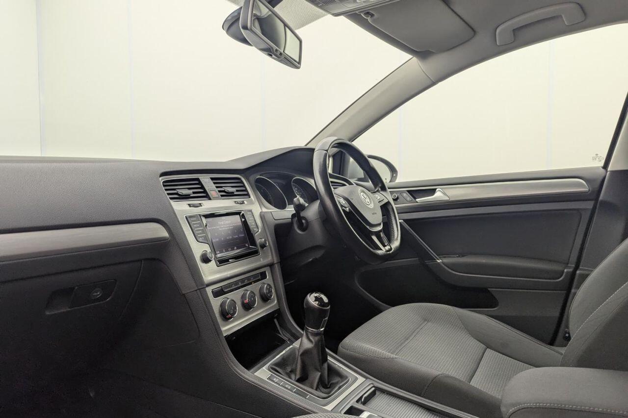 Volkswagen Golf view 25