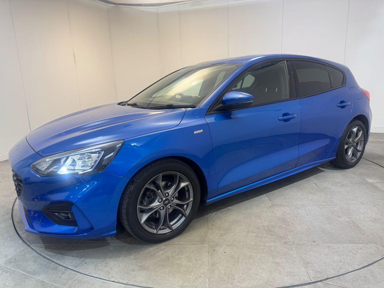 Ford Focus view 2