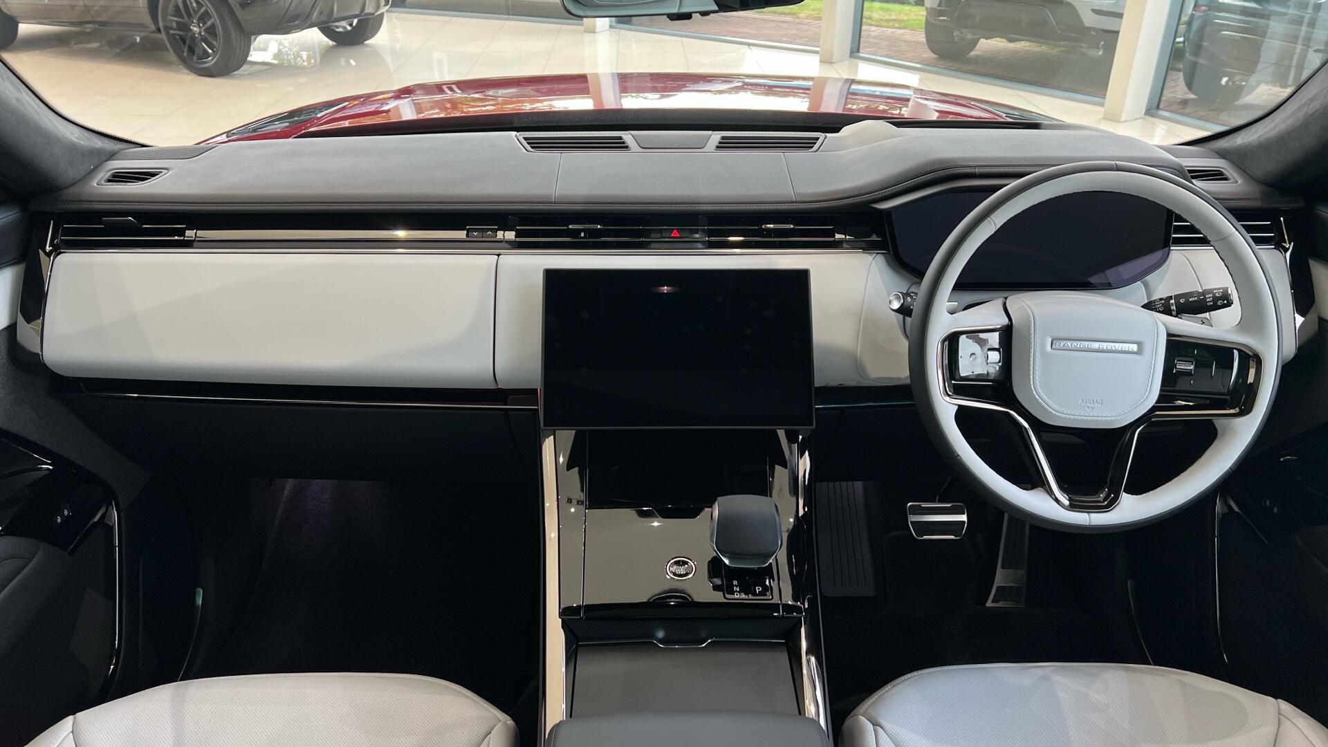 Land Rover Range Rover Sport view 11