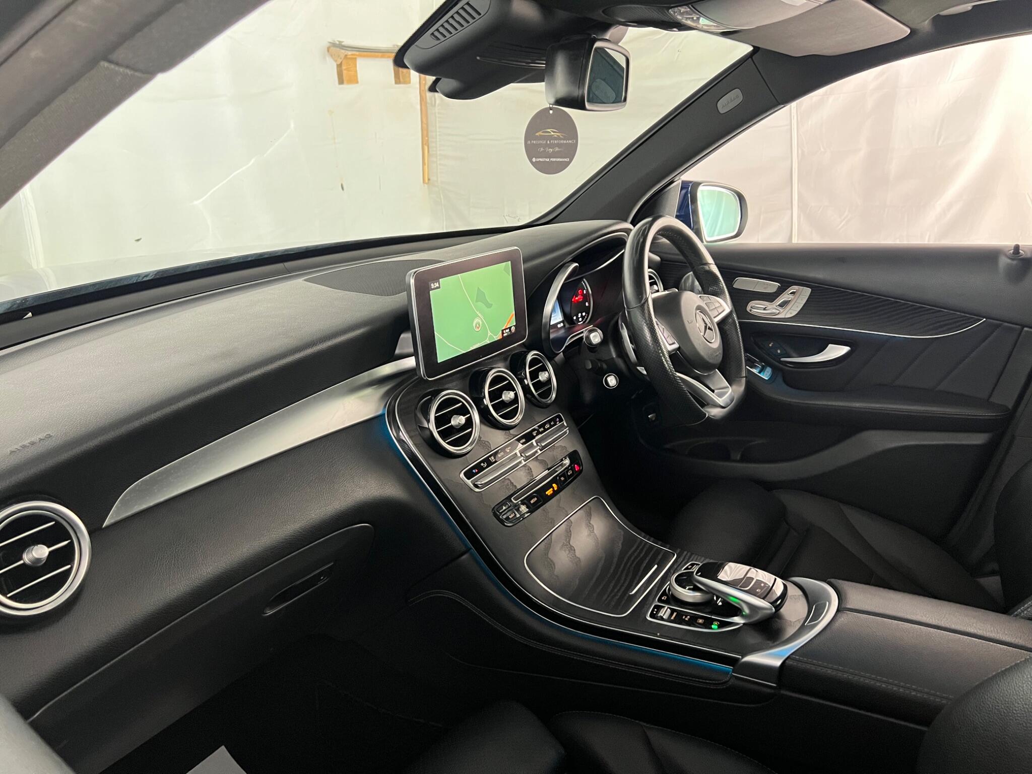 Mercedes-Benz GLC view 17