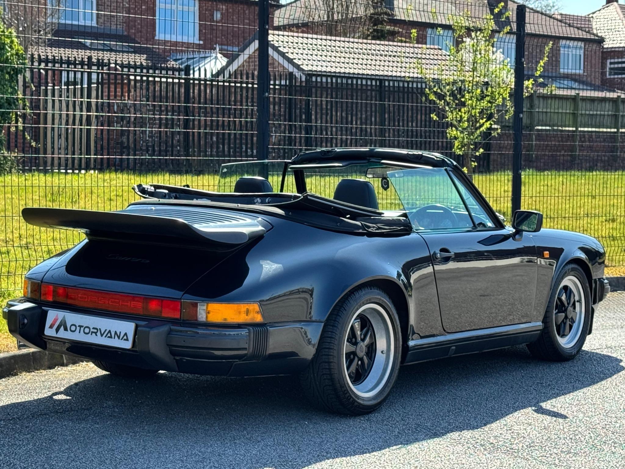 Porsche 911 view 19