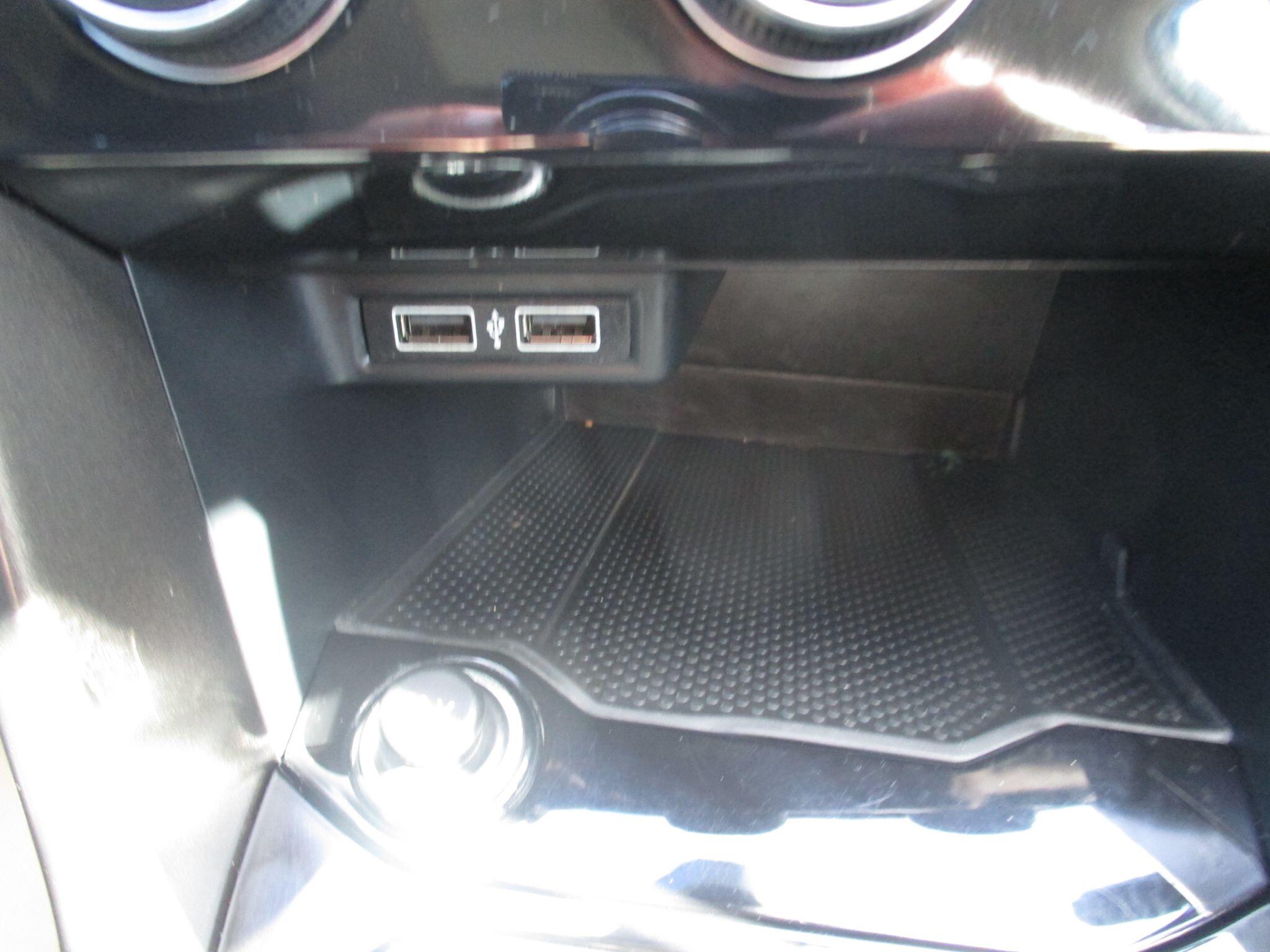 Volkswagen T-Roc view 38