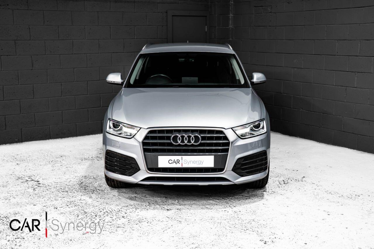 Audi Q3 view 5
