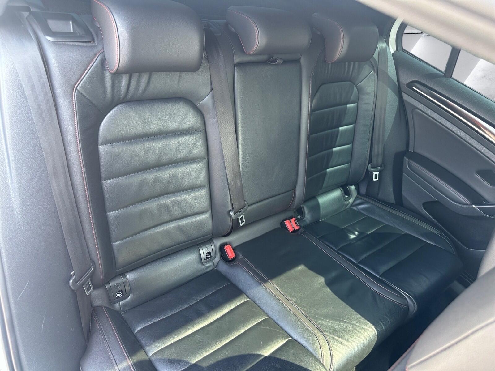 Volkswagen Golf view 11