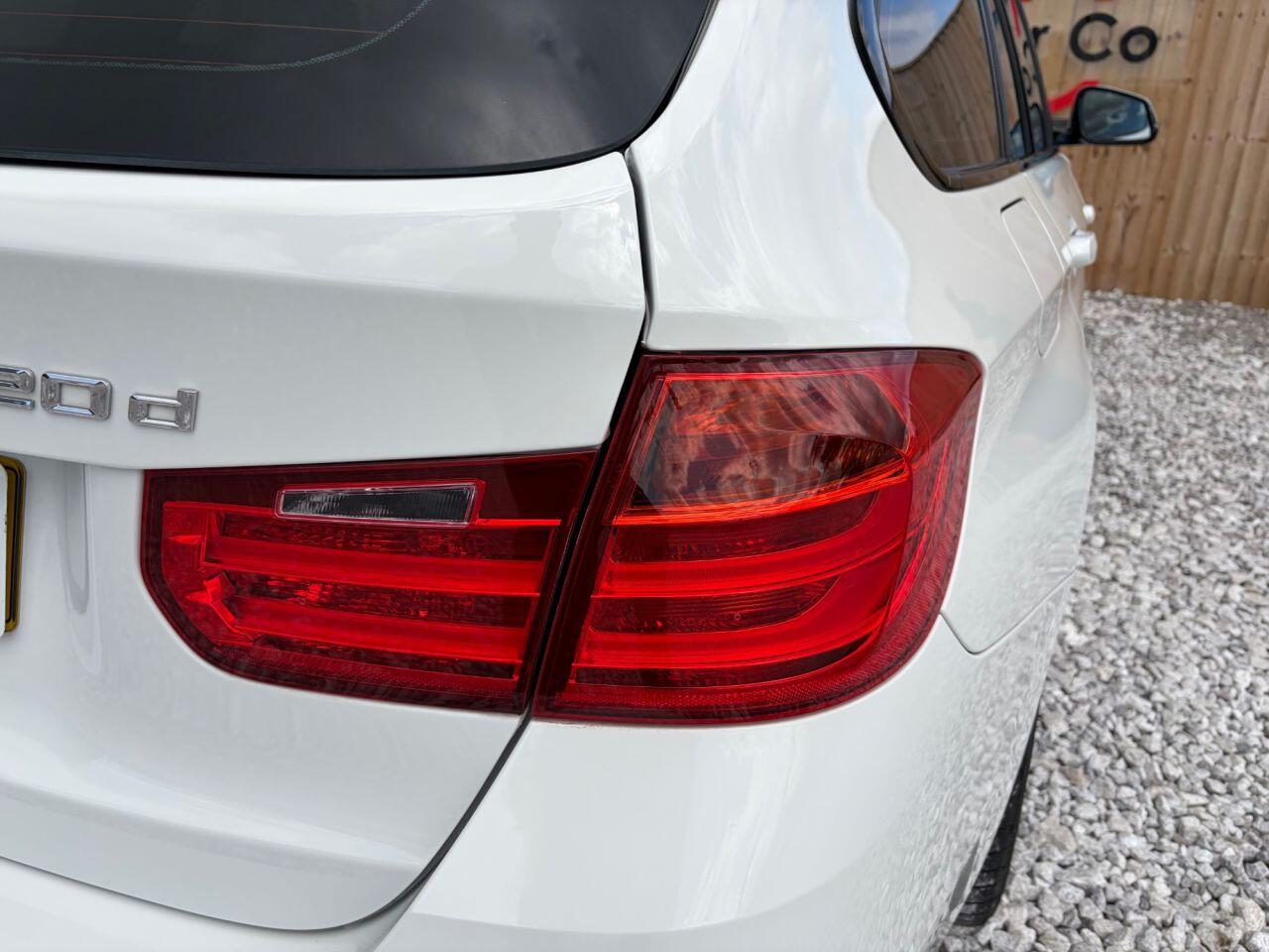 BMW 3 Series view 15
