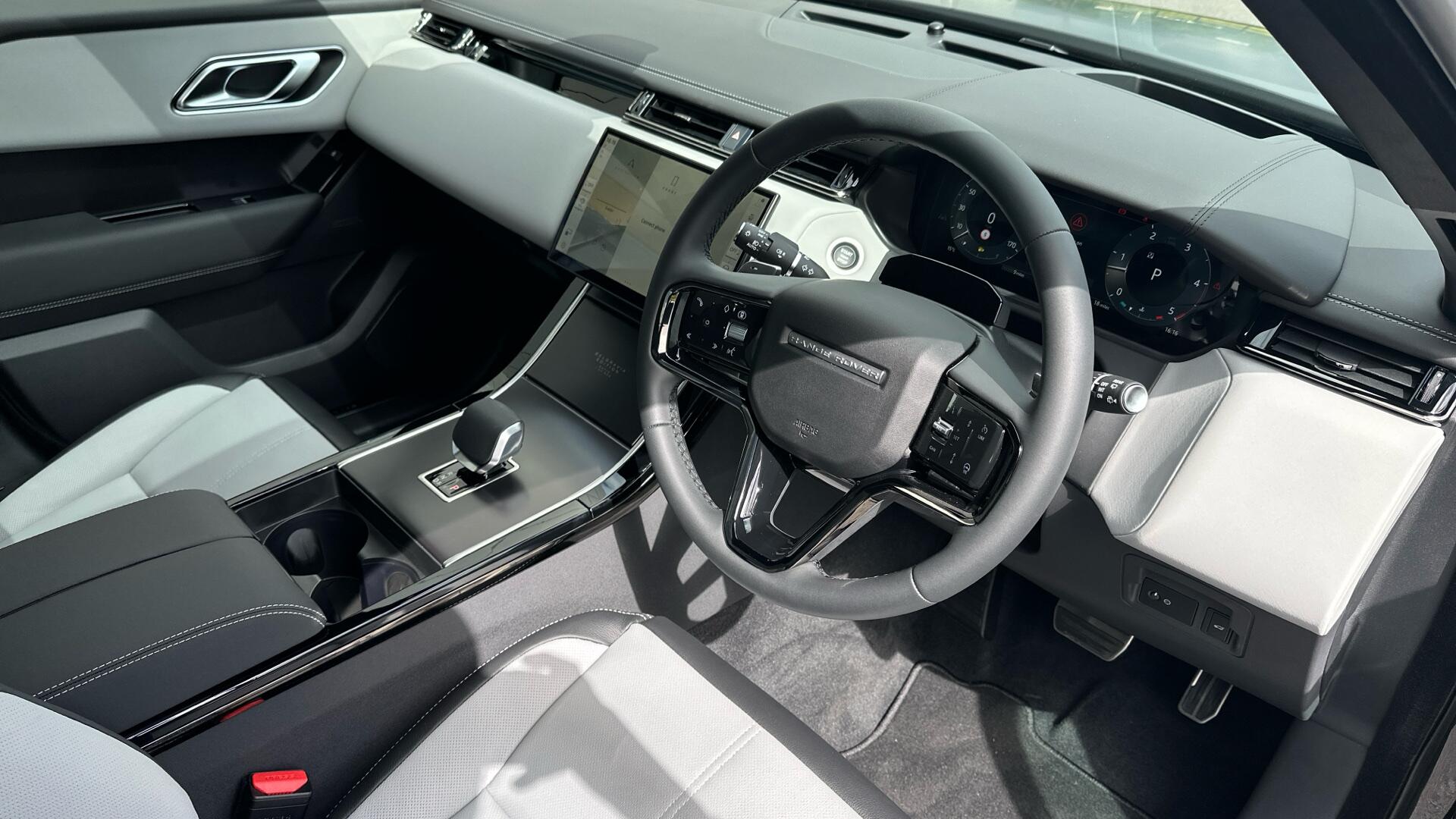 Land Rover Range Rover Velar view 47