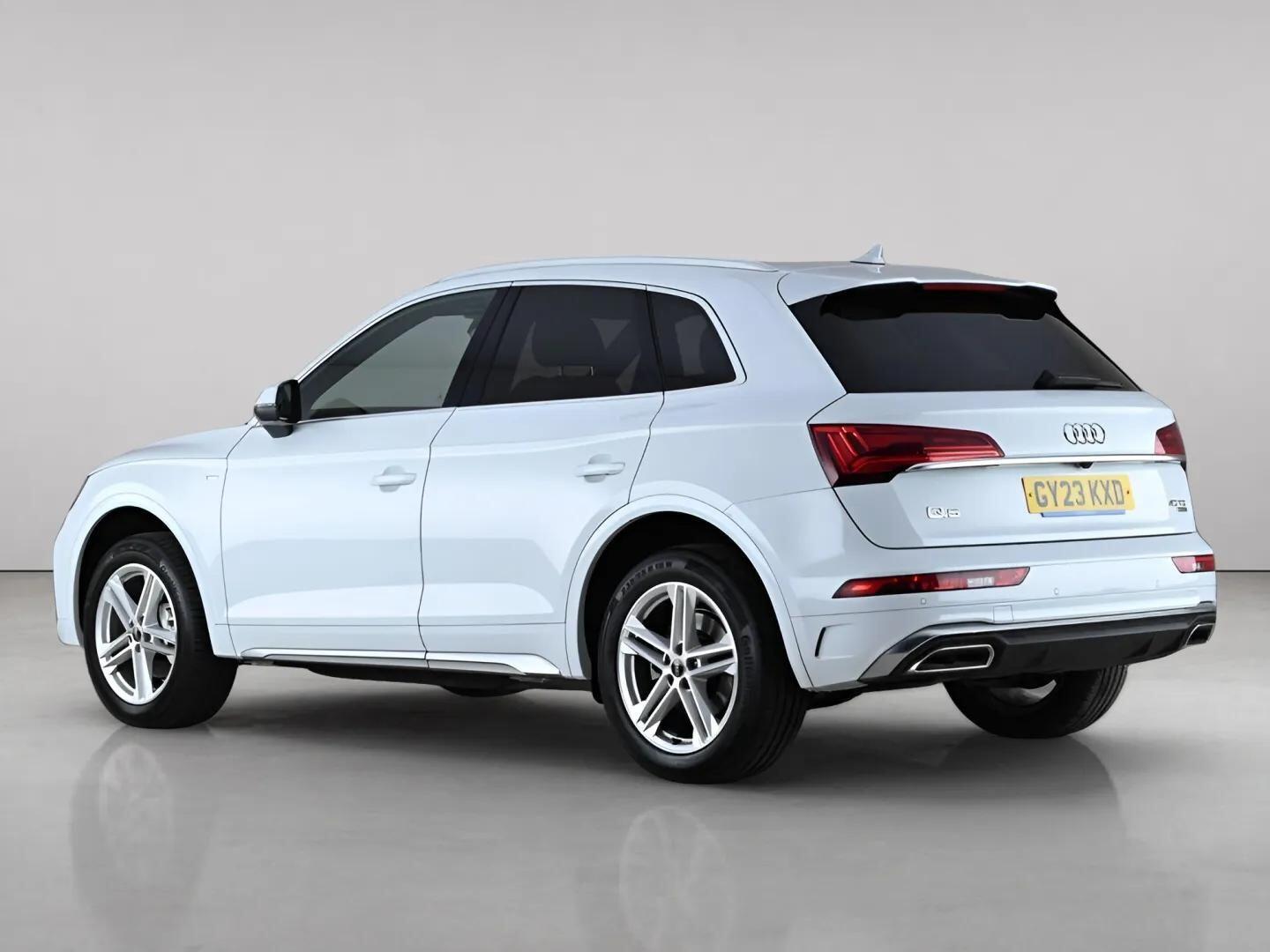 Audi Q5 view 6