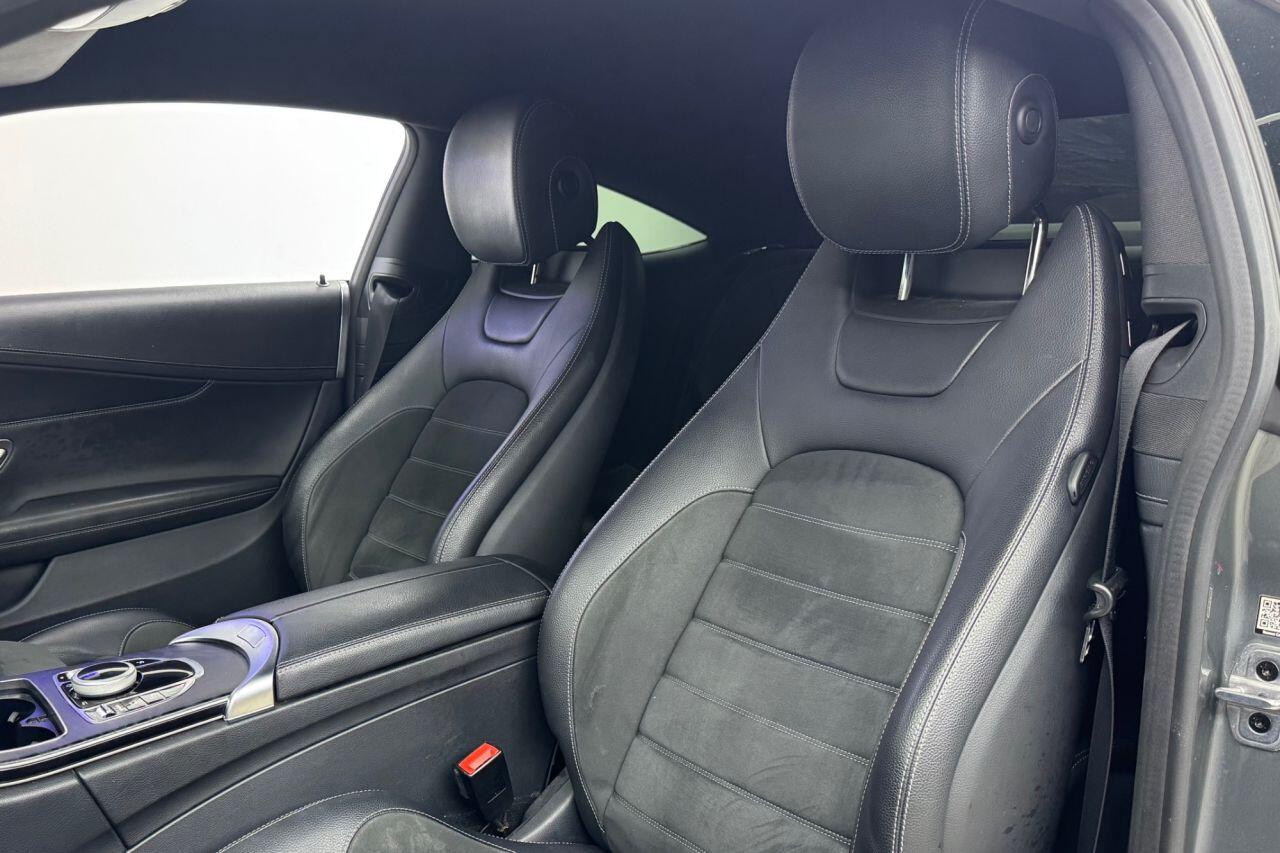 Mercedes-Benz C-Class view 44