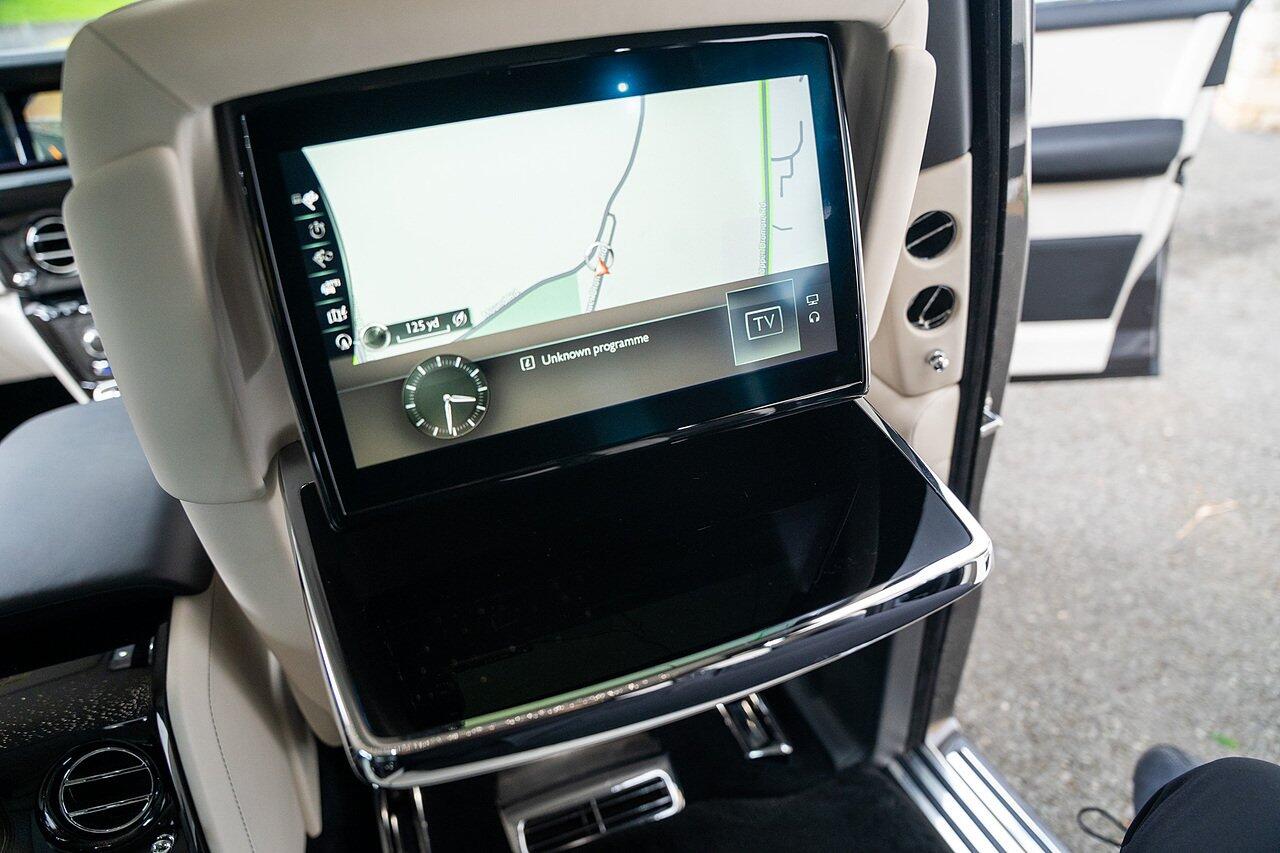 Rolls-Royce Phantom view 93