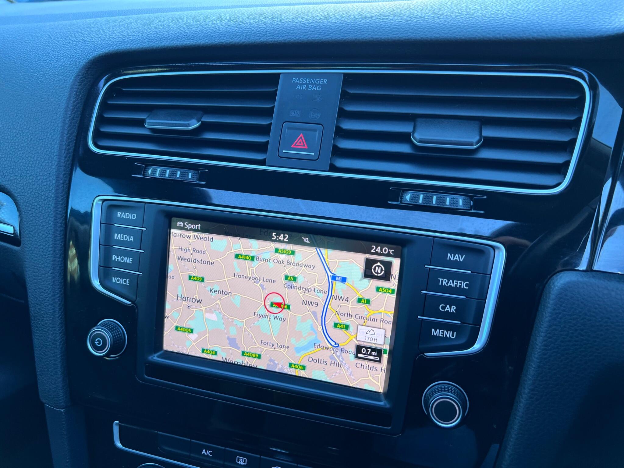 Volkswagen Golf view 20