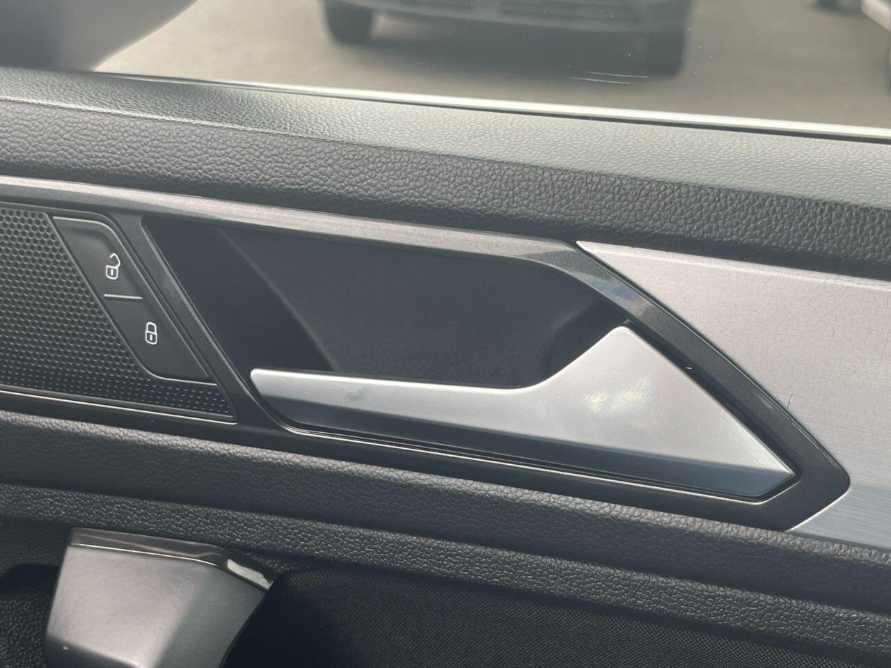 Volkswagen Tiguan view 16