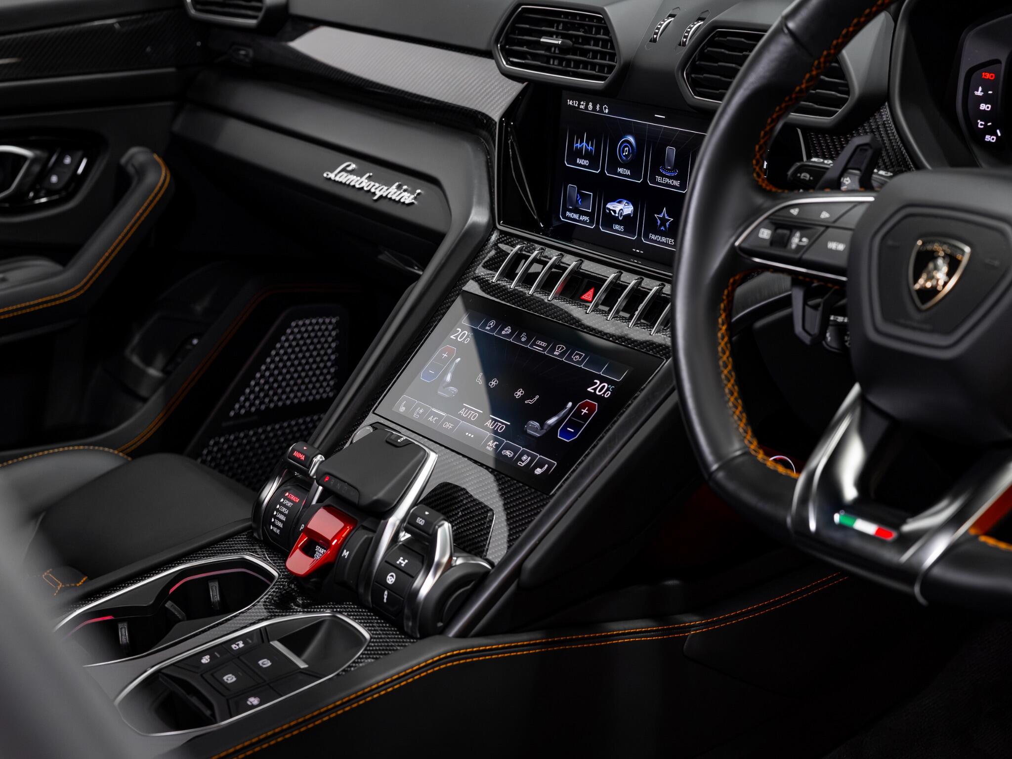 Lamborghini Urus view 19