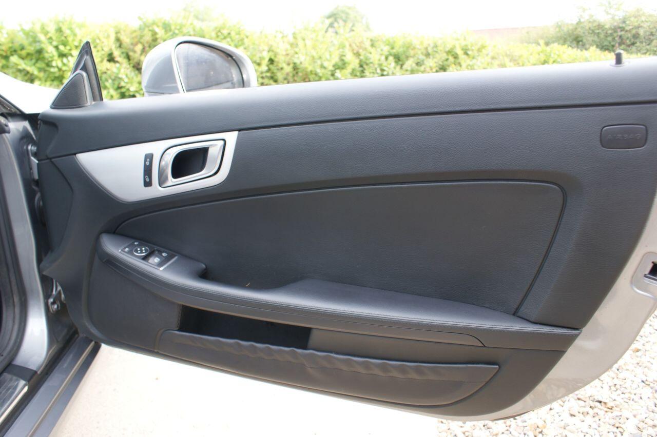 Mercedes-Benz SLK view 29
