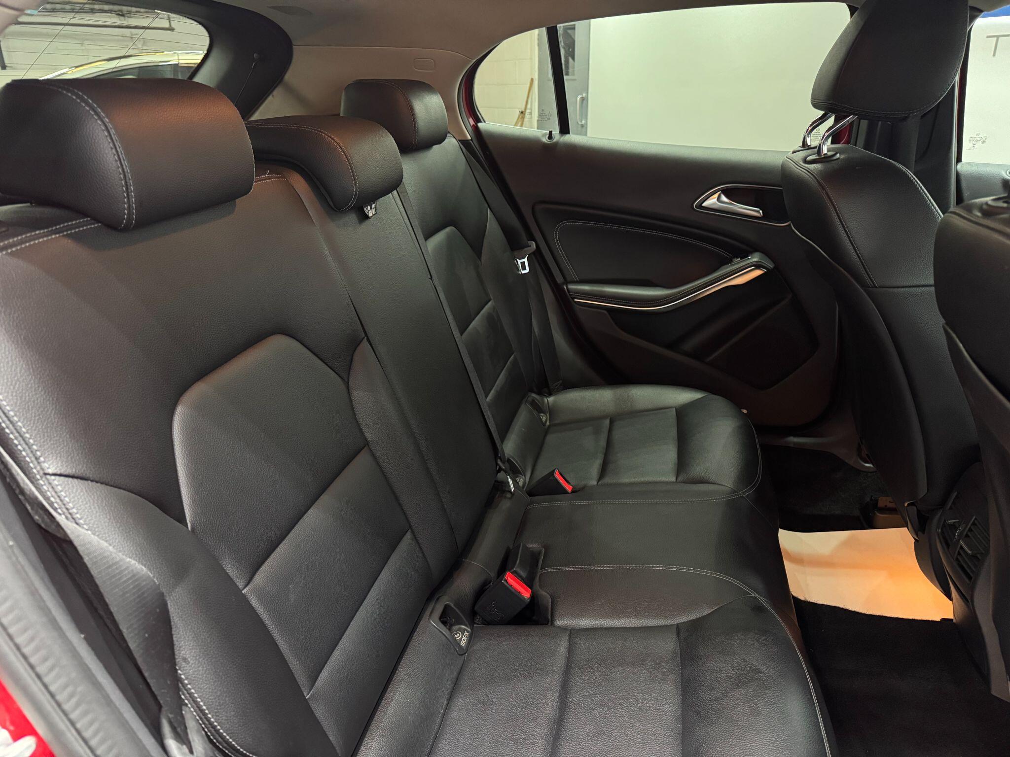 Mercedes-Benz GLA view 44