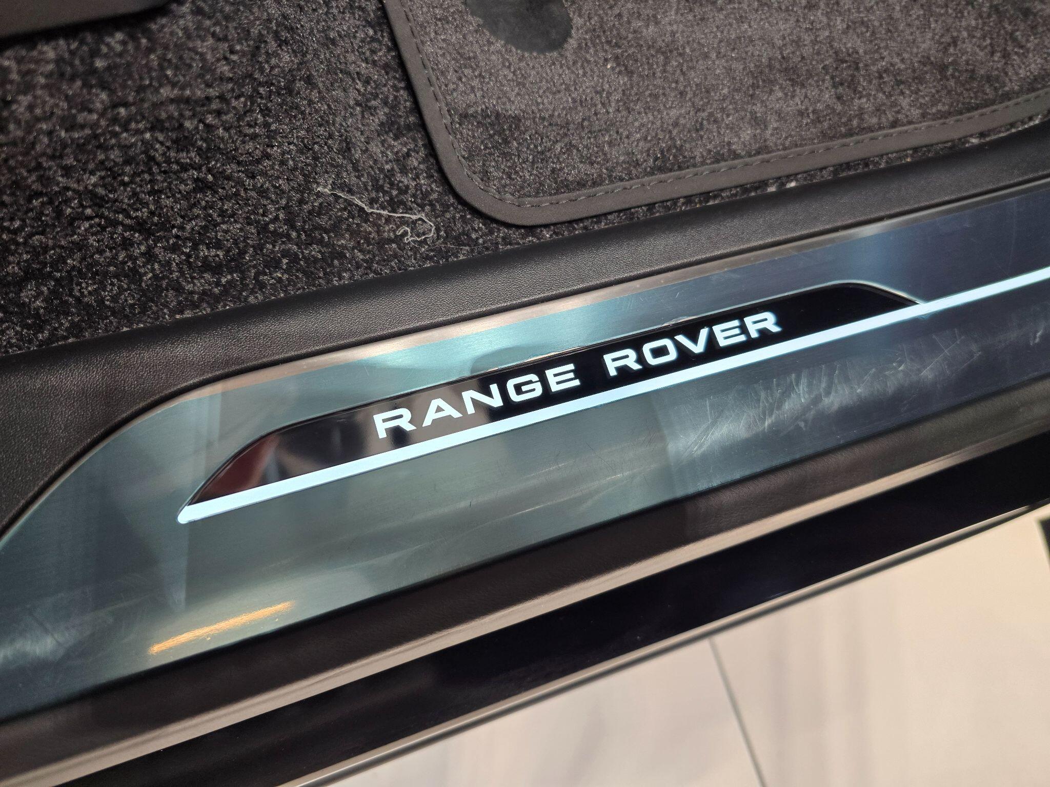 Land Rover Range Rover view 14