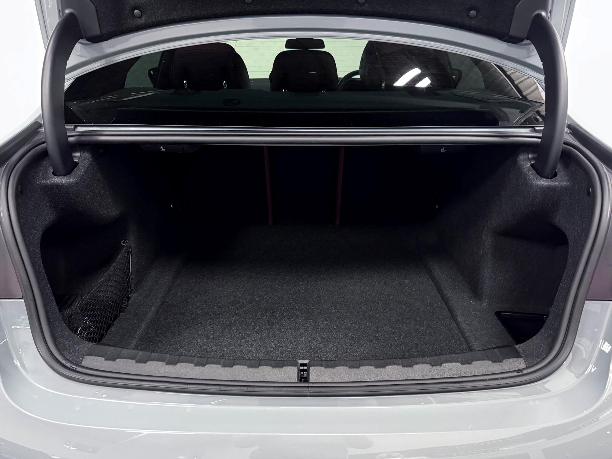 BMW 3 Series view 7