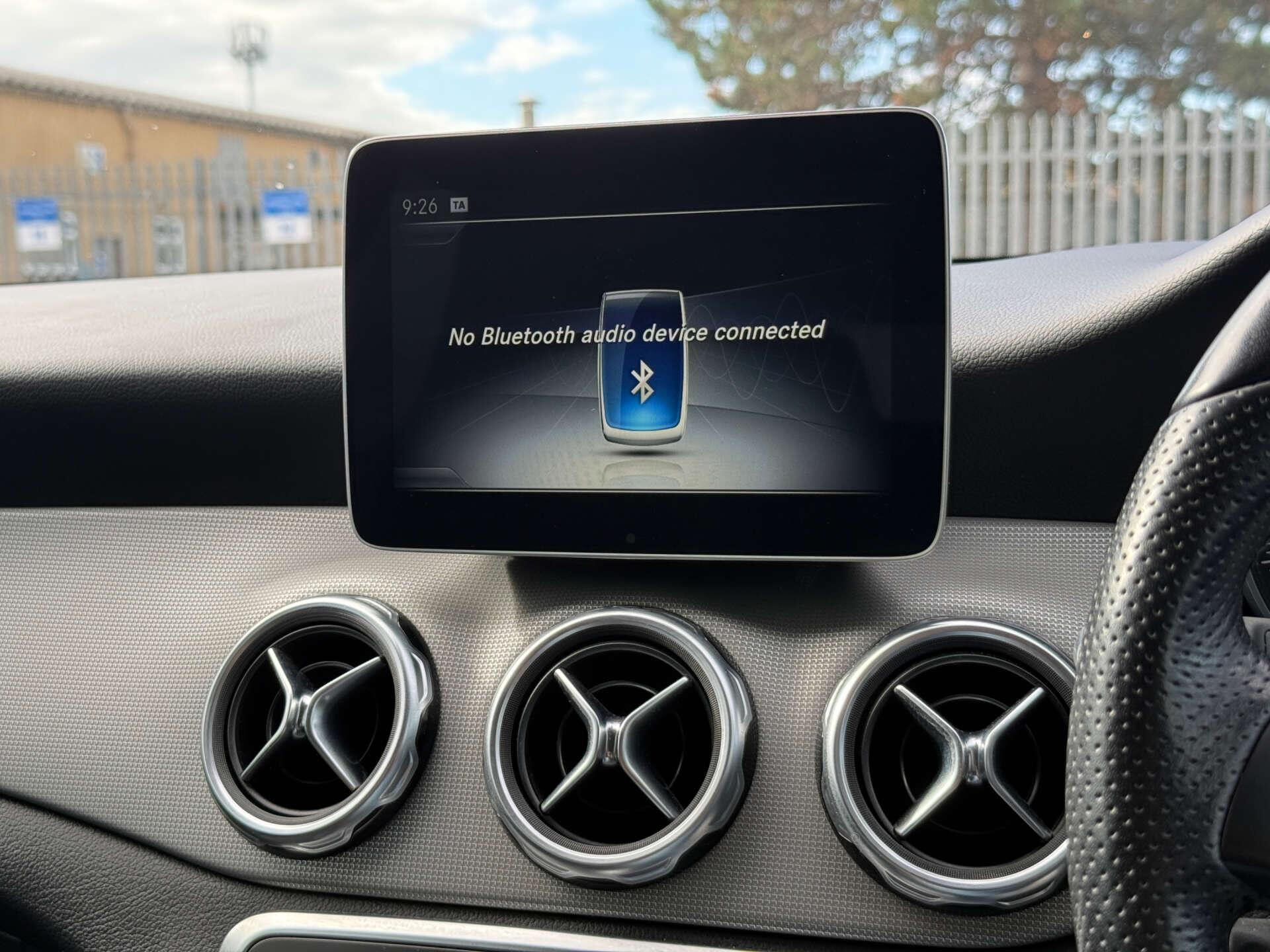 Mercedes-Benz GLA view 62