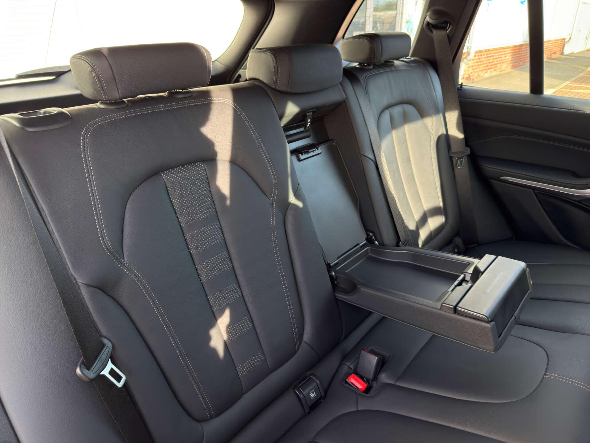 BMW X5 view 16