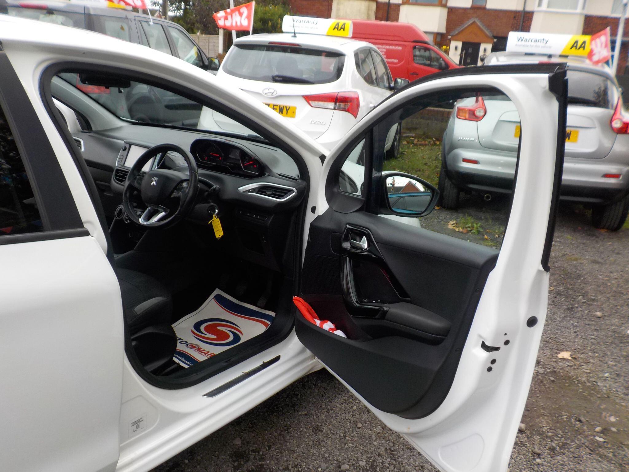 Peugeot 208 1.2 VTi PureTech Style Euro 6 5dr