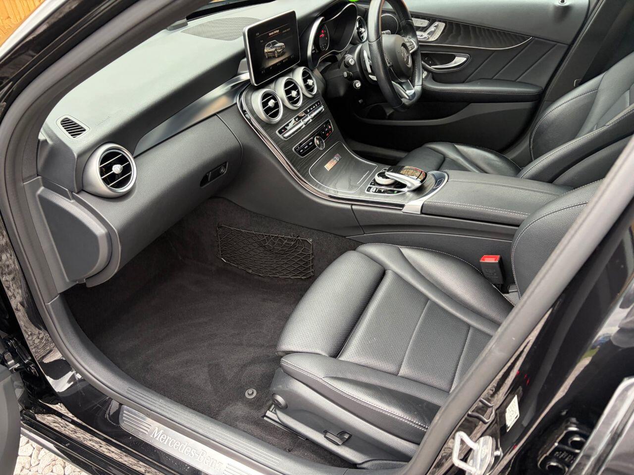 Mercedes-Benz C-Class view 17