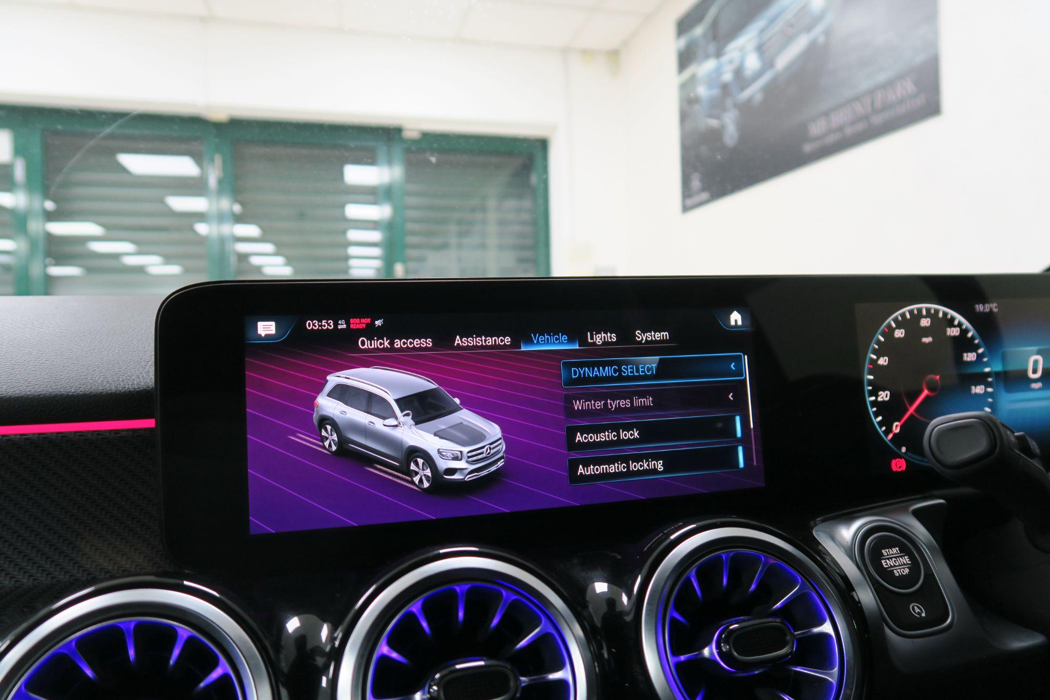 Mercedes-Benz GLB view 15