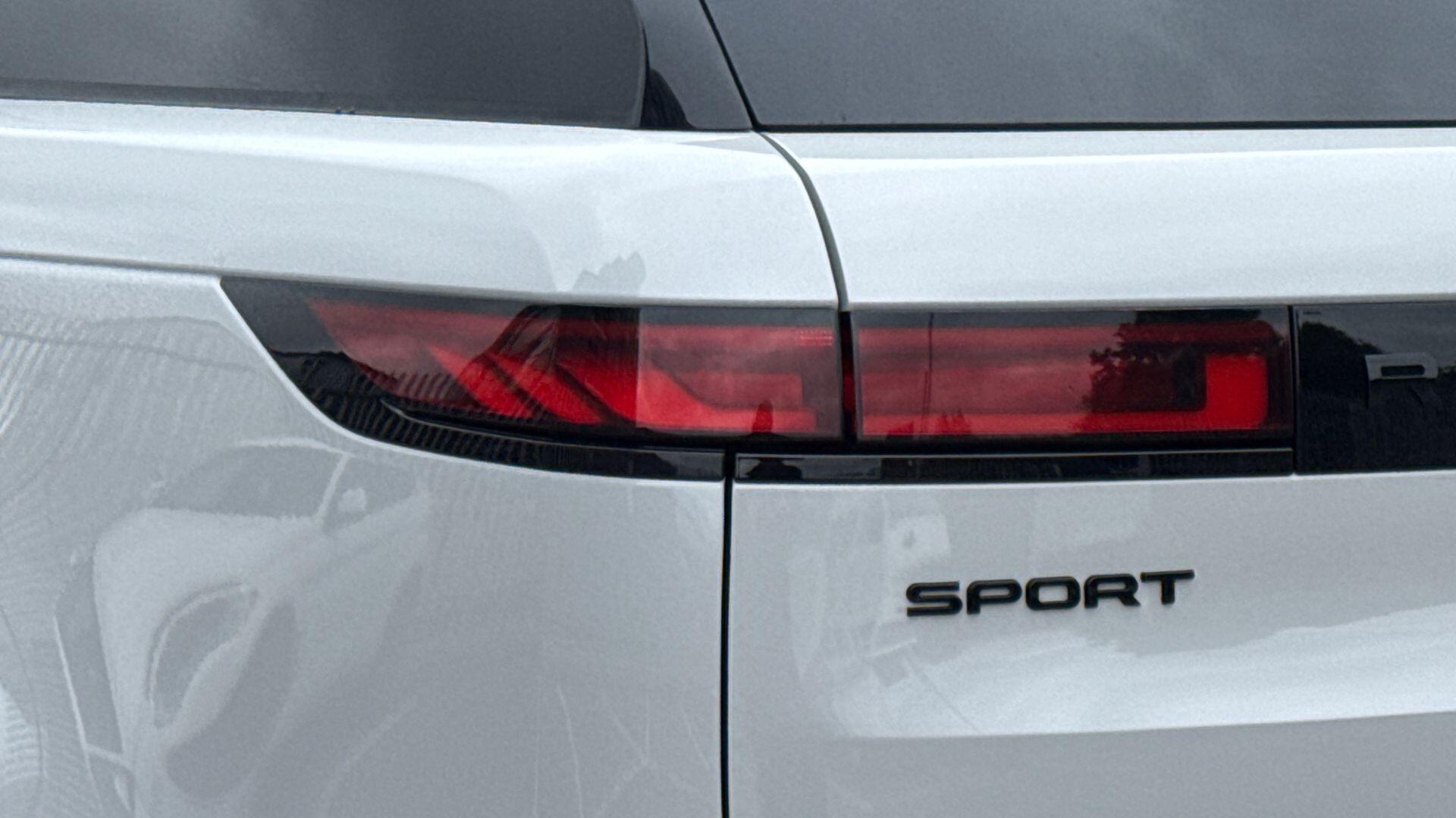 Land Rover Range Rover Sport view 19