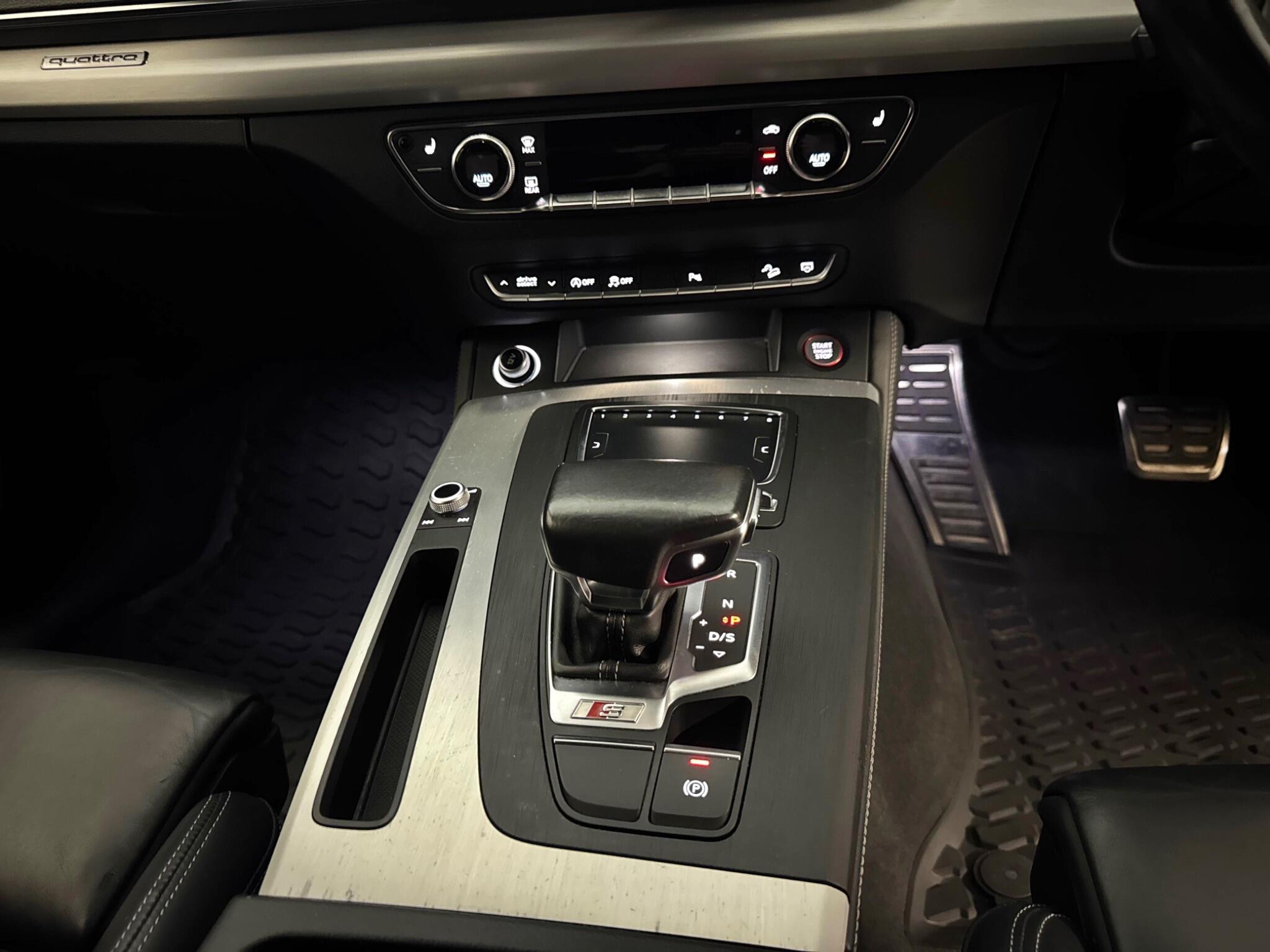 Audi SQ5 view 27