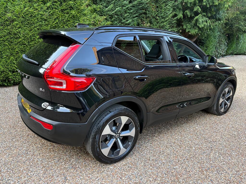 Volvo XC40 view 2