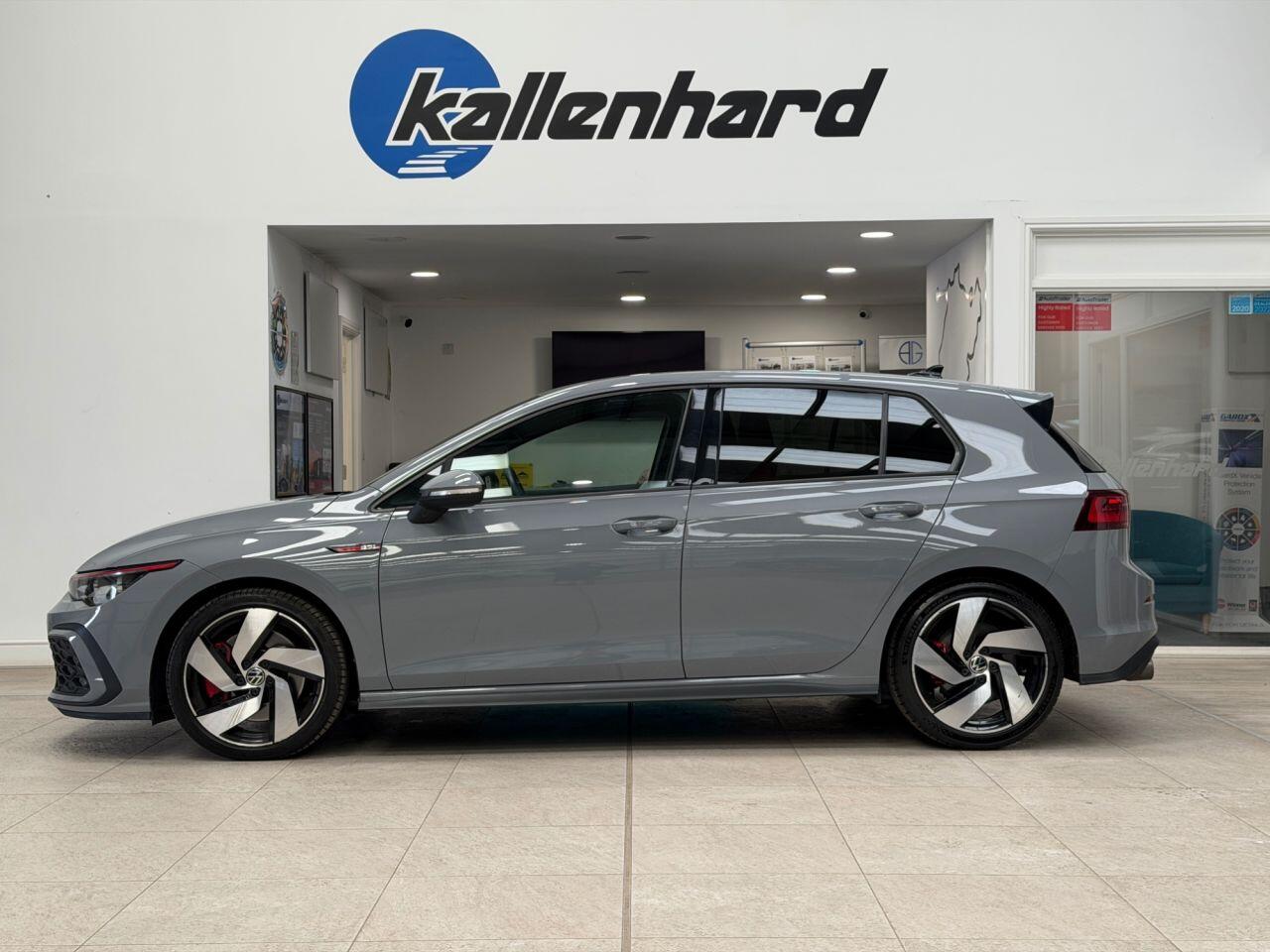 Volkswagen Golf view 2