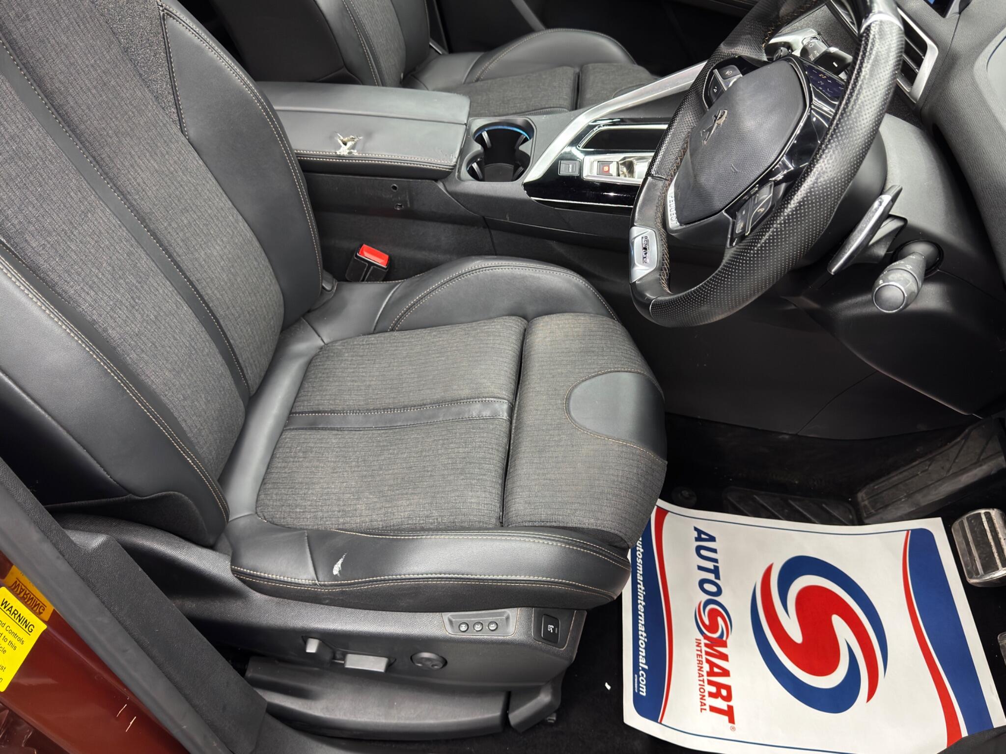 Peugeot 3008 view 13