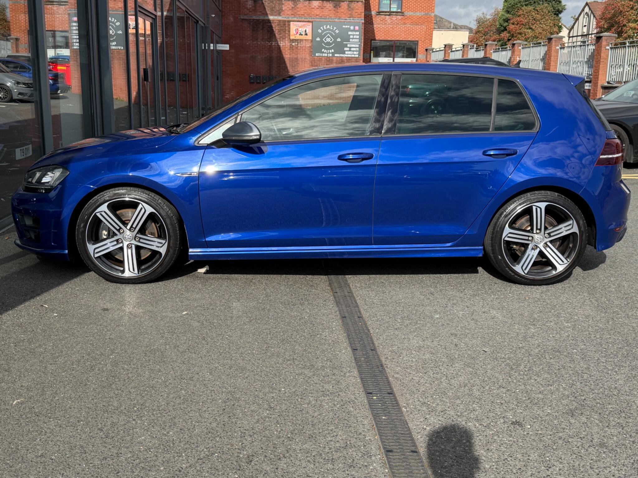 Volkswagen Golf view 9