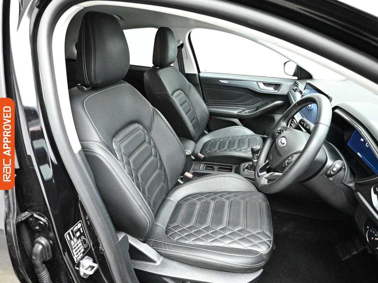 Ford Focus view 12