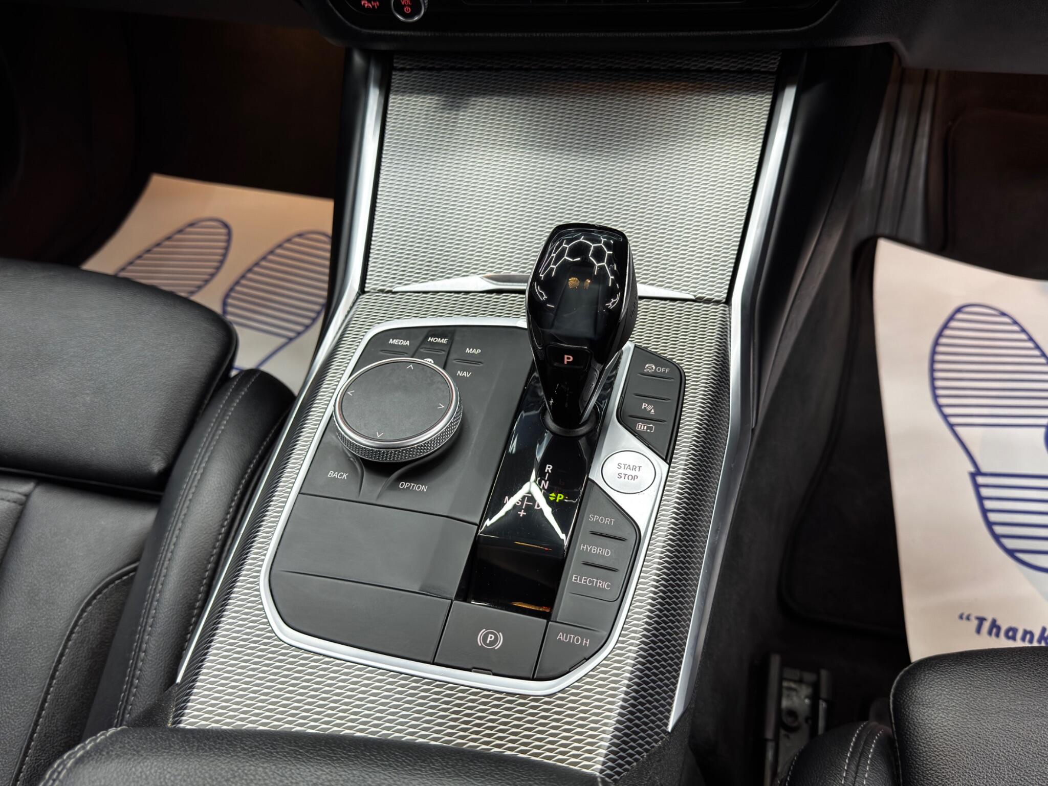BMW 3 Series view 24