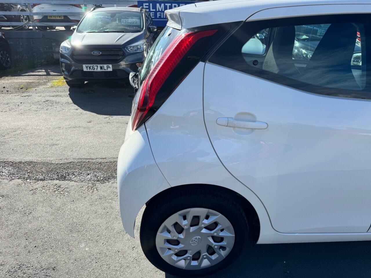 Toyota Aygo view 19
