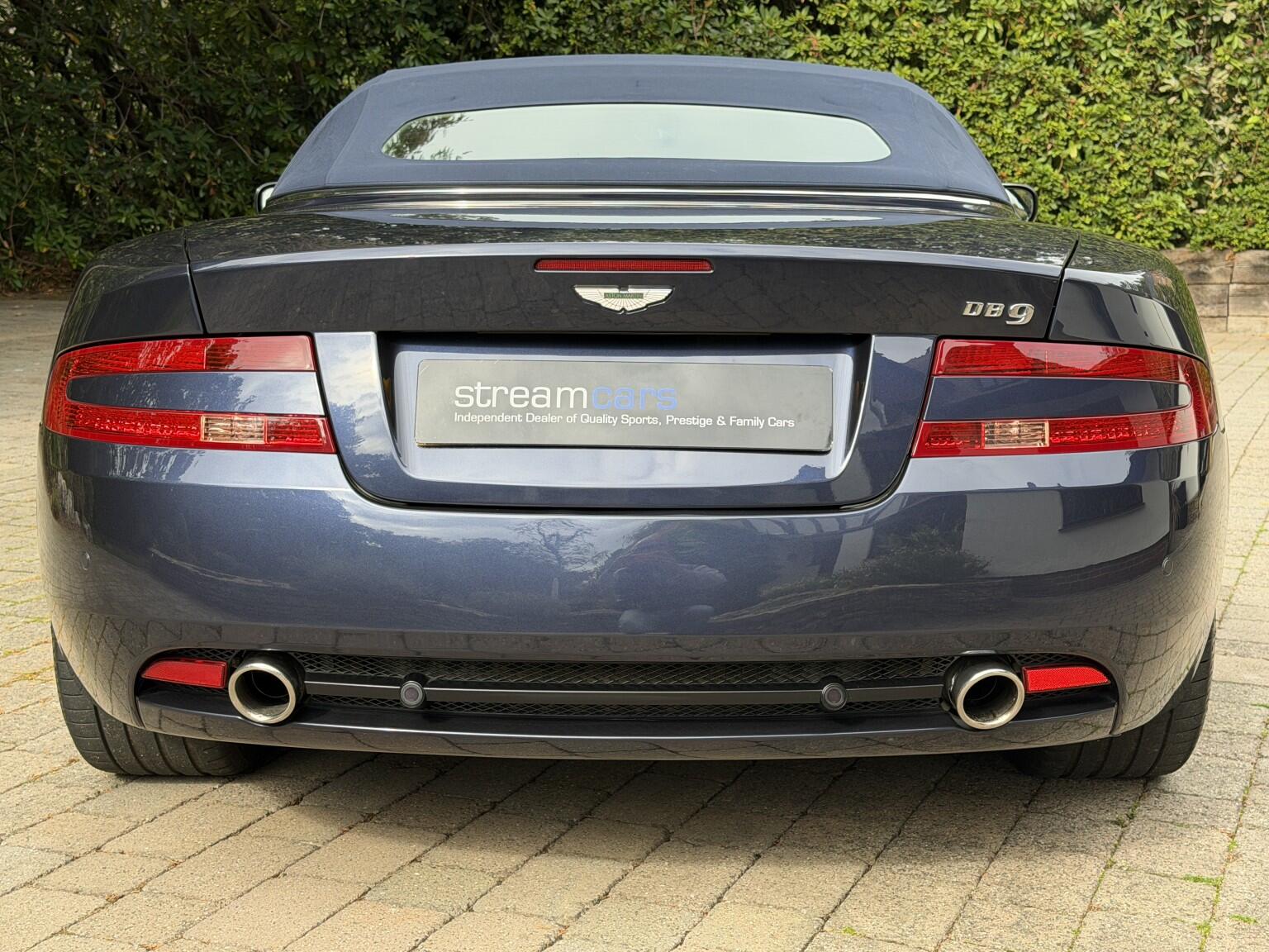 Aston Martin DB9 view 6