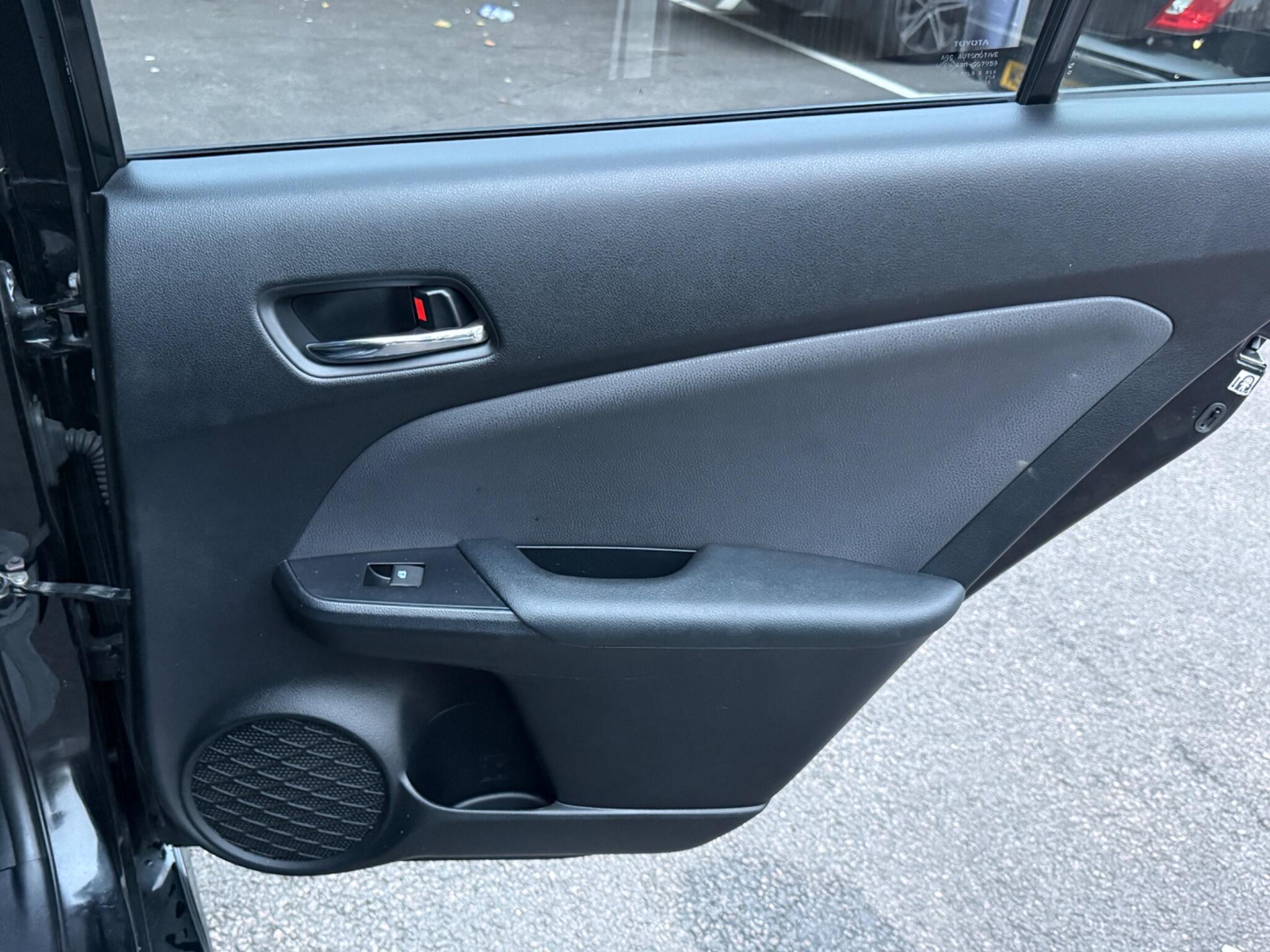 Toyota Prius - Image 21