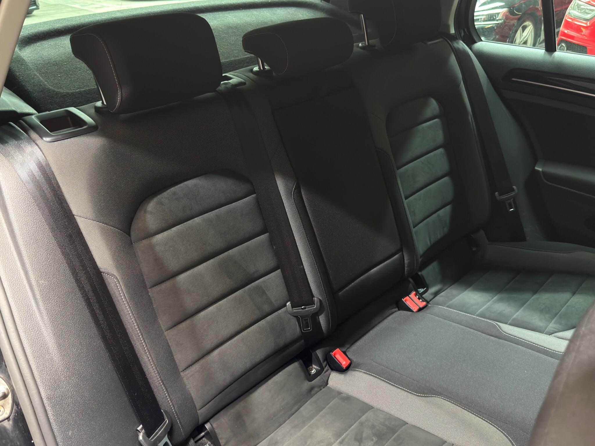 Volkswagen Golf view 47