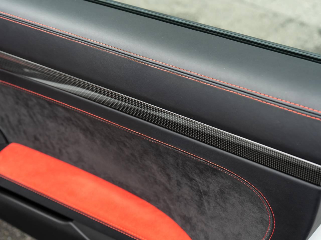 Porsche 911 view 35